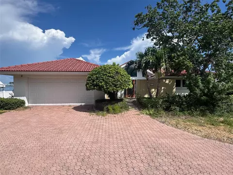 5810 Bahama Way S, Saint Pete Beach, FL 33706