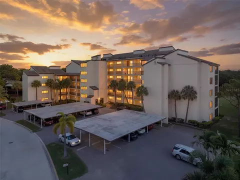 700 Starkey Rd #323, Largo, FL 33771