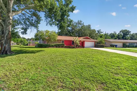 Exterior - 13497 Oval Dr E, Largo, FL 33774 photo 8 of 31