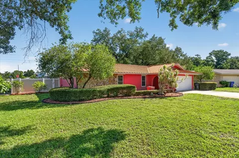 Exterior - 13497 Oval Dr E, Largo, FL 33774 photo 11 of 31