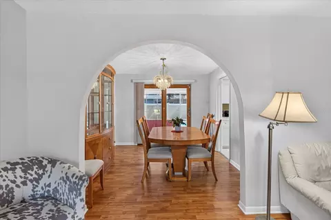 Dining - 13497 Oval Dr E, Largo, FL 33774 photo 2 of 5