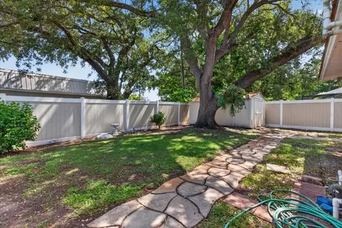 Exterior - 13497 Oval Dr E, Largo, FL 33774 photo 31 of 31