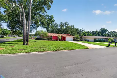 Exterior - 13497 Oval Dr E, Largo, FL 33774 photo 6 of 31