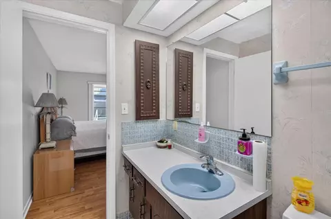Bath - 13497 Oval Dr E, Largo, FL 33774 photo 3 of 6