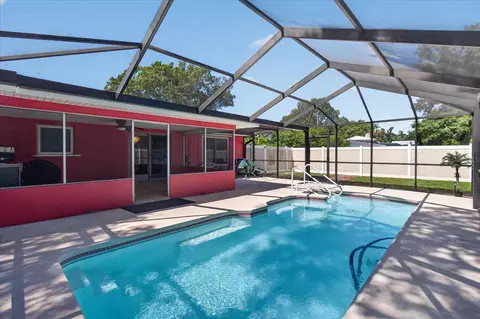 Exterior - 13497 Oval Dr E, Largo, FL 33774 photo 21 of 31