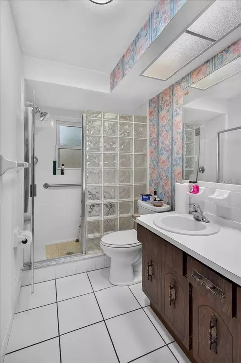 Bath - 13497 Oval Dr E, Largo, FL 33774 photo 6 of 6