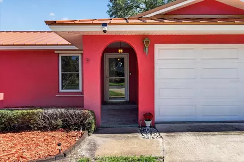 Exterior - 13497 Oval Dr E, Largo, FL 33774 photo 14 of 31
