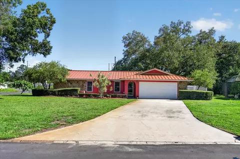 Exterior - 13497 Oval Dr E, Largo, FL 33774 photo 4 of 31