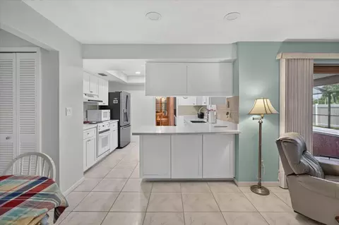 Kitchen - 13497 Oval Dr E, Largo, FL 33774 photo 3 of 7