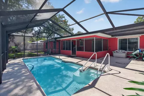 Exterior - 13497 Oval Dr E, Largo, FL 33774 photo 2 of 31