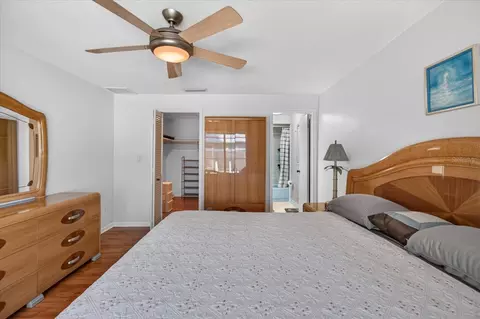Bedroom - 13497 Oval Dr E, Largo, FL 33774 photo 3 of 7