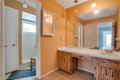 Bath - Undisclosed, Largo, FL 33778 photo 1 of 3