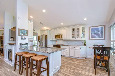 Kitchen - 5616 Rockfield Loop, Valrico, FL 33596 photo 4 of 4