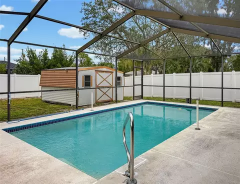 Exterior - 8275 Dora St, Spring Hill, FL 34608 photo 4 of 6