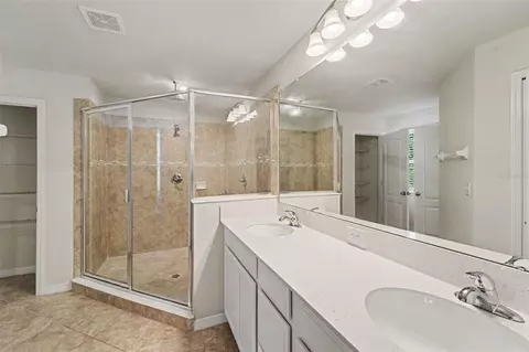 Bath - 2121 Branding Iron Ct, Trinity, FL 34655 photo 2 of 3