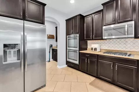 Kitchen - 1307 Ketzal Dr, Trinity, FL 34655 photo 4 of 6