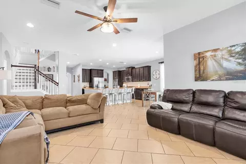 Entry Way - 1307 Ketzal Dr, Trinity, FL 34655 photo 2 of 5