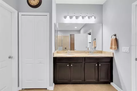 Bath - 1307 Ketzal Dr, Trinity, FL 34655 photo 2 of 5