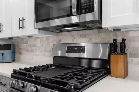 Kitchen - 5421 Gay St, Weeki Wachee, FL 34607 photo 10 of 12