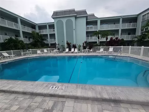 1706 Belleair Forest Dr #310, Clearwater, FL 33756