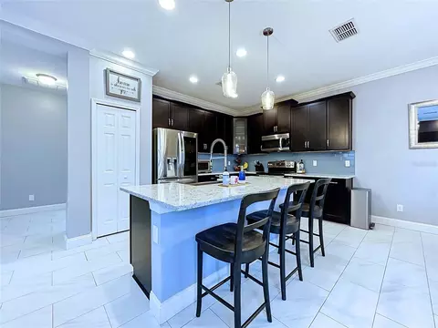 Kitchen - 19219 Leonard Rd, Lutz, FL 33558 photo 4 of 7