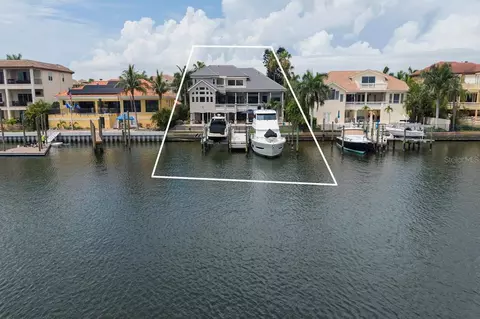 6113 Pasadena Point Blvd, Gulfport, FL 33707