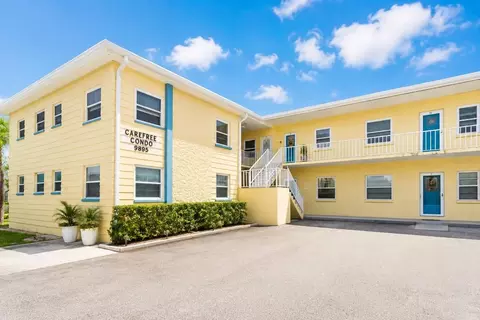 9895 1st St E #5, Treasure Island, FL 33706