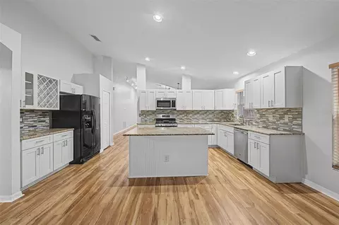 Kitchen - 6222 Crickethollow Dr, Riverview, FL 33578 photo 3 of 6