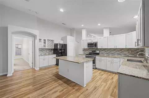 Kitchen - 6222 Crickethollow Dr, Riverview, FL 33578 photo 1 of 6