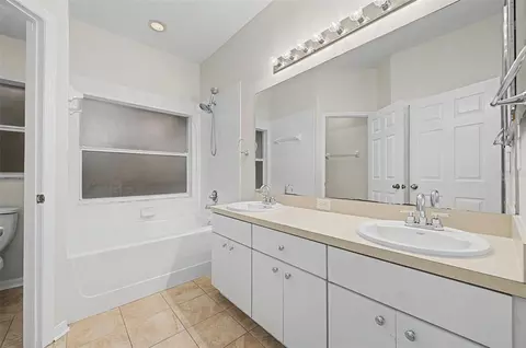 Bath - 6222 Crickethollow Dr, Riverview, FL 33578 photo 4 of 4