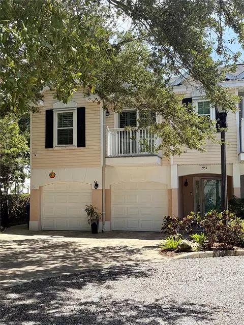 951 Wellington Ct, Dunedin, FL 34698