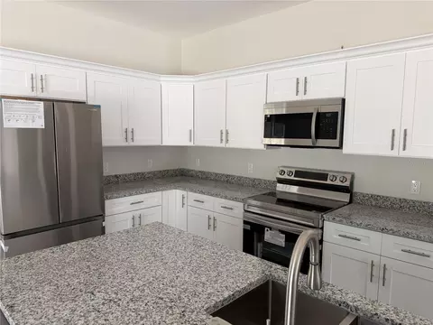 Kitchen - 34281 Manuel St, Webster, FL 33597 photo 2 of 4