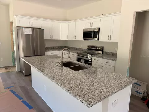 Kitchen - 34281 Manuel St, Webster, FL 33597 photo 1 of 4