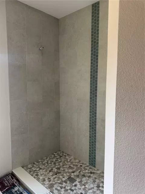 Bath - 34281 Manuel St, Webster, FL 33597 photo 2 of 5