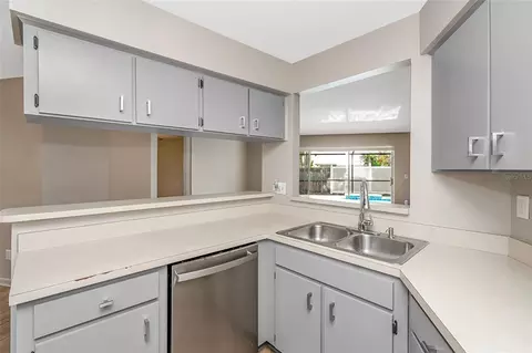 Kitchen - 17717 Cranbrook Dr, Lutz, FL 33549 photo 3 of 4