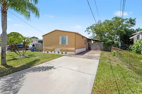 739 Driftwood Ln, Tarpon Springs, FL 34689