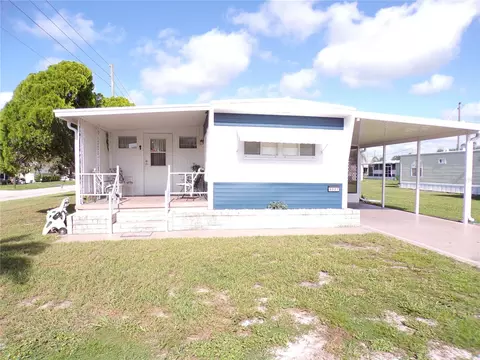 5227 Betty St, Zephyrhills, FL 33542