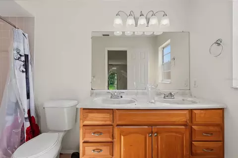Bath - 10394 Upton St, Spring Hill, FL 34608 photo 2 of 3