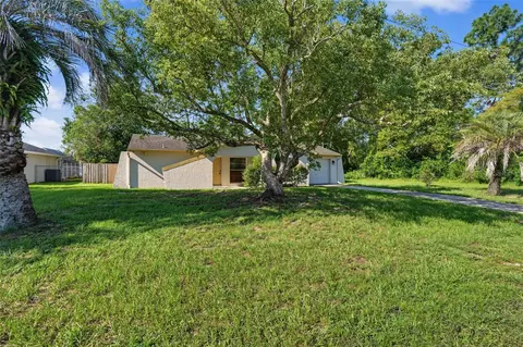 Exterior - 10394 Upton St, Spring Hill, FL 34608 photo 4 of 9
