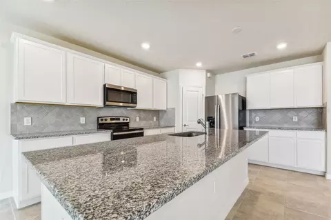 Kitchen - 9838 Crescent Moon Dr, Riverview, FL 33578 photo 2 of 2