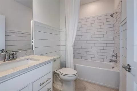 Bath - 9907 Crescent Moon Dr, Riverview, FL 33578 photo 1 of 2