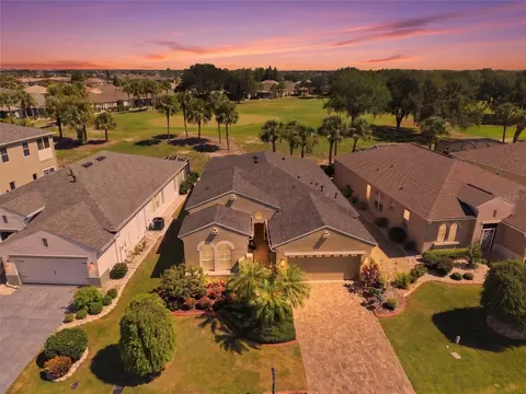 441 Noble Faire Dr, Sun City Center, FL 33573