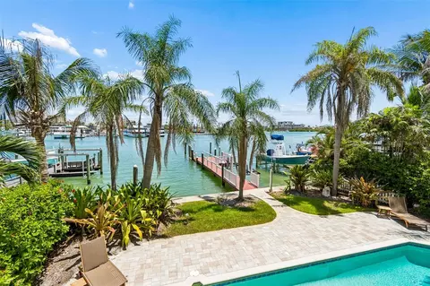 Exterior - 136 Devon Dr, Clearwater Beach, FL 33767 photo 6 of 14