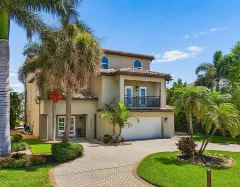 Exterior - 136 Devon Dr, Clearwater Beach, FL 33767 photo 14 of 14