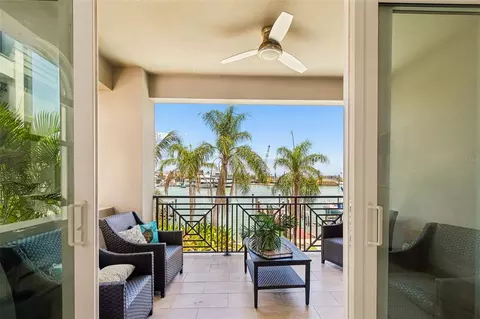 Exterior - 136 Devon Dr, Clearwater Beach, FL 33767 photo 3 of 14