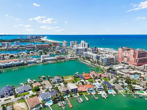 View/Area - 136 Devon Dr, Clearwater Beach, FL 33767 photo 9 of 10