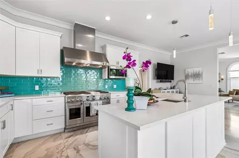 Kitchen - 136 Devon Dr, Clearwater Beach, FL 33767 photo 3 of 8
