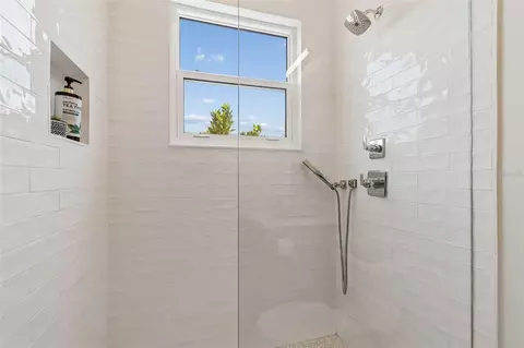 Bath - 136 Devon Dr, Clearwater Beach, FL 33767 photo 3 of 9