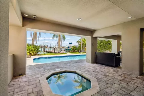 Exterior - 136 Devon Dr, Clearwater Beach, FL 33767 photo 7 of 14
