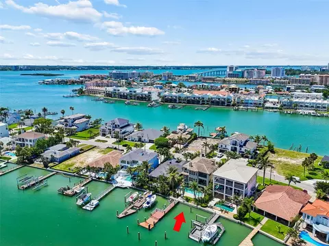 View/Area - 136 Devon Dr, Clearwater Beach, FL 33767 photo 1 of 10